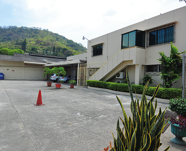 OFICINAS Y BODEGAS EN GUAYAQUIL