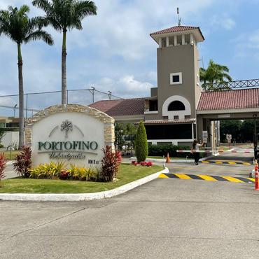 Urbanizacion Portofino via a la costa en Guayaquil